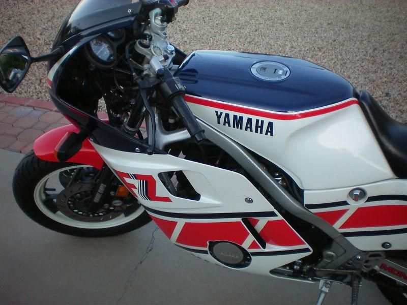Yamaha FZ600